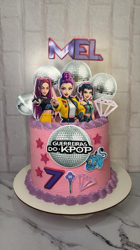 Bolo tema Stitch e Angel feito pela Bolos da Eti